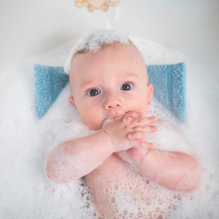 Bain libre bébé Pourquoi et comment le pratiquer en sécurité