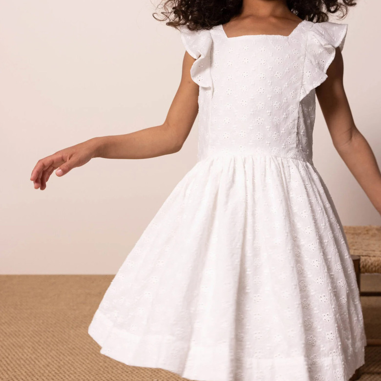 Robe petite fille en broderie anglaise 3-10 ans