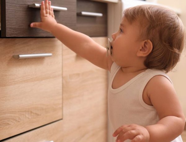 sécurité maison pour bébé