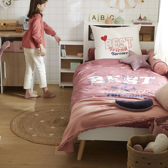 Tête de lit enfant avec rangements intégrés